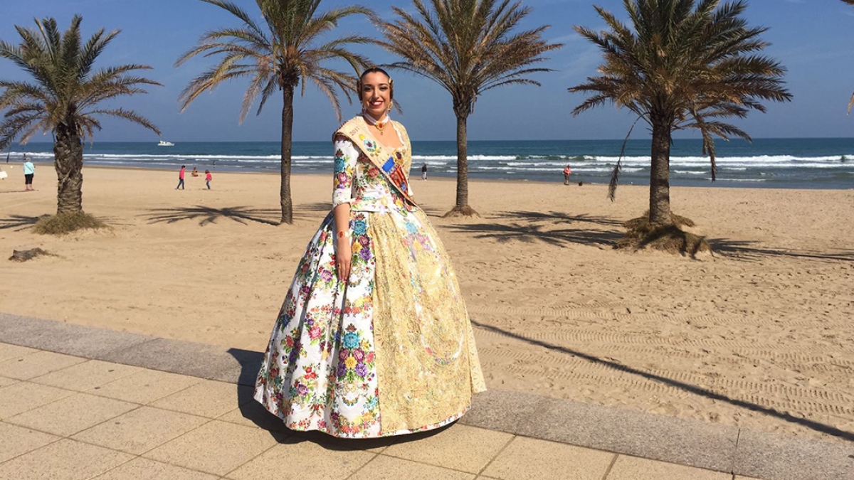 Nuestros tejidos para las Falleras Mayores de Gandia: el espolín &quot;Alicante&quot; y el estrecho &quot;San Damaso&quot;