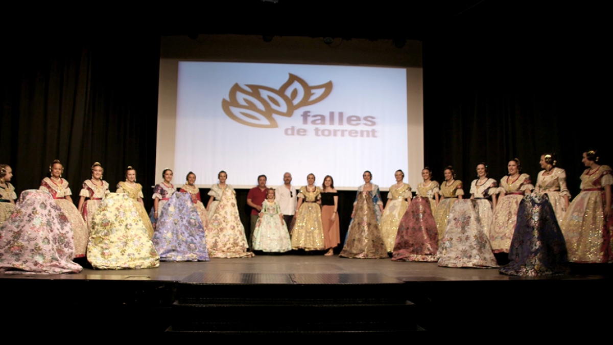 Presentación de los tejidos de las Cortes de Honor de Torrente 2019