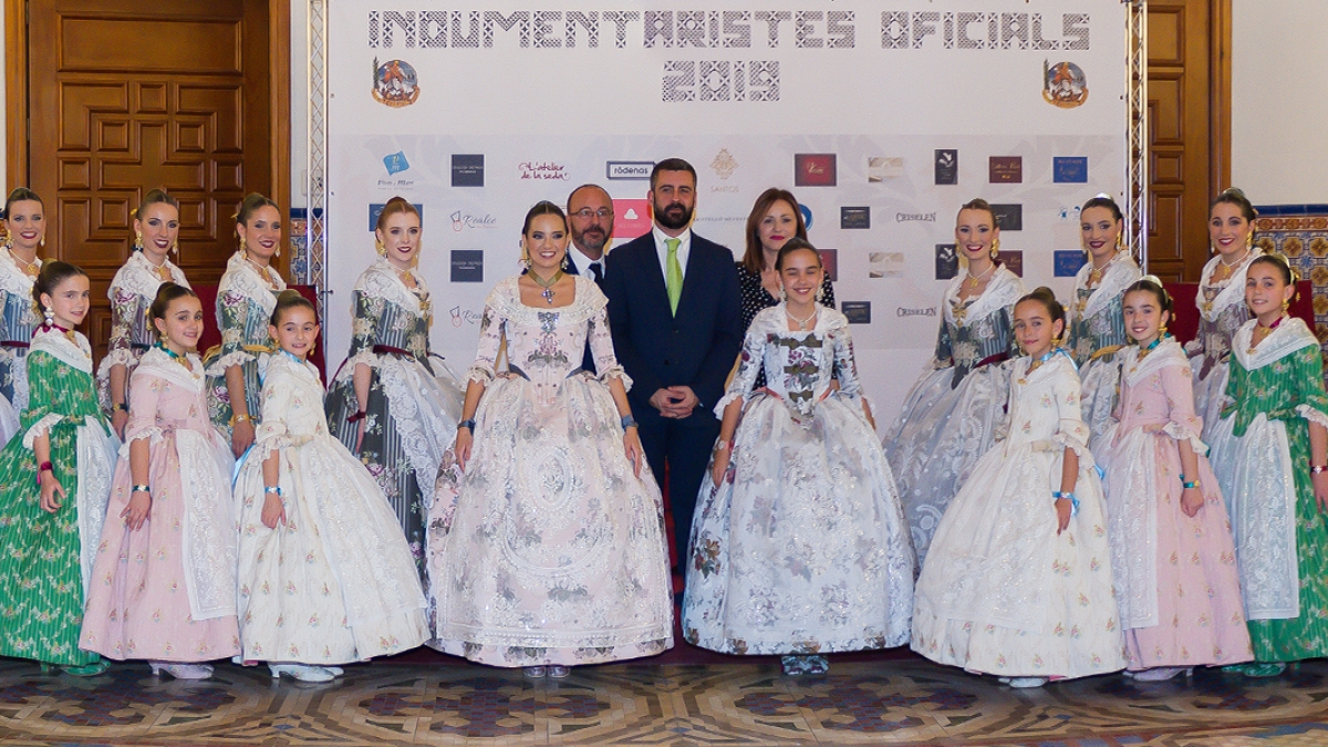 Las telas de la Corte de Honor de Marina llegan al Palacio de la Exposición