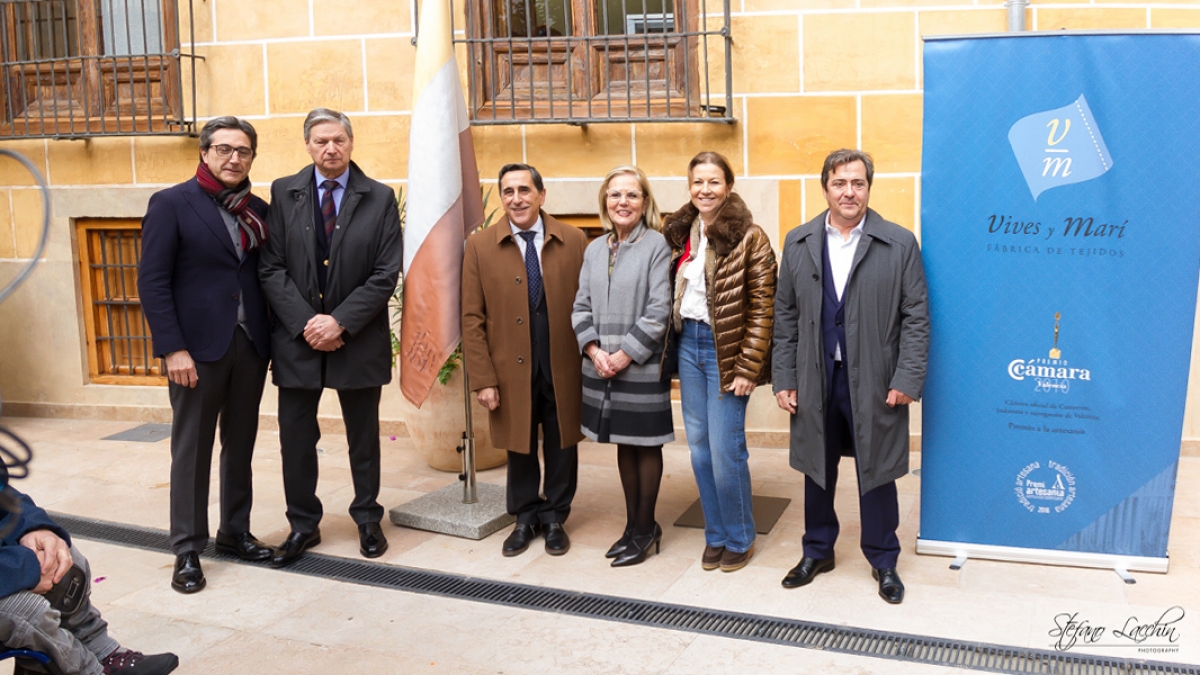 Se ha presentado en el Colegio del Arte Mayor de la Seda, la Bandera de la Discapacidad y Superación creada por el joven Eros Recio