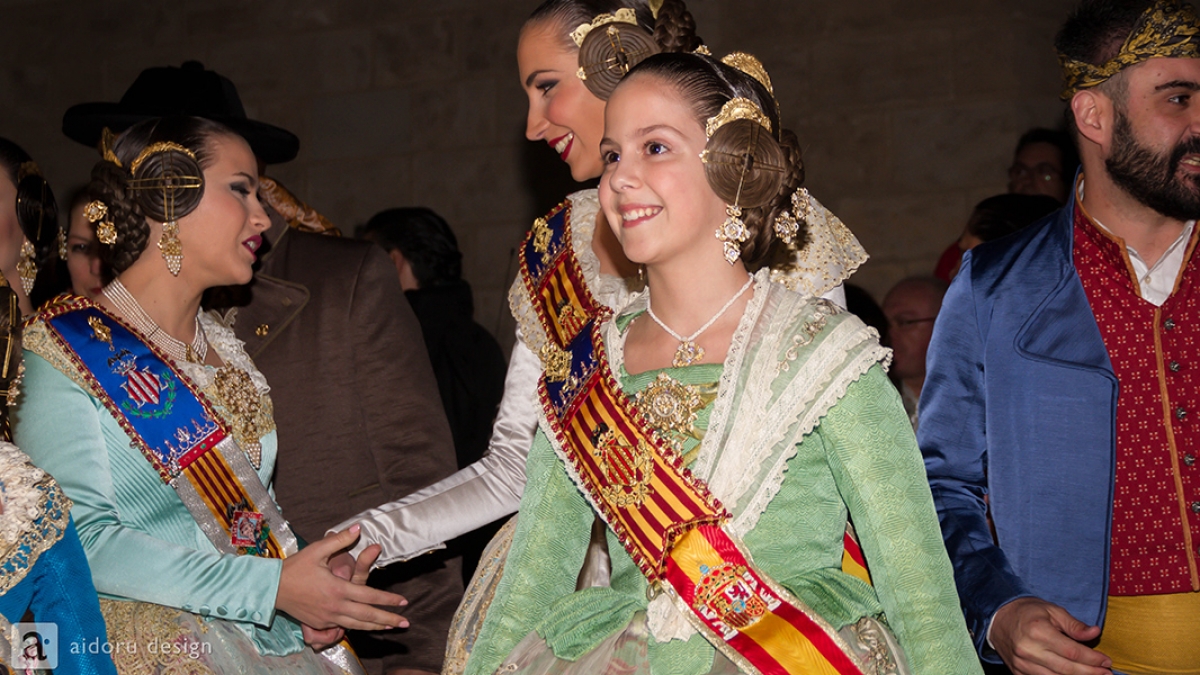 El traje de la Crida de Clara es un Santa Martina en color Verde Clorofila