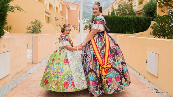 Dos preciosas telas de Vives y Marí en la exaltación de las Falleras Mayores de Dénia