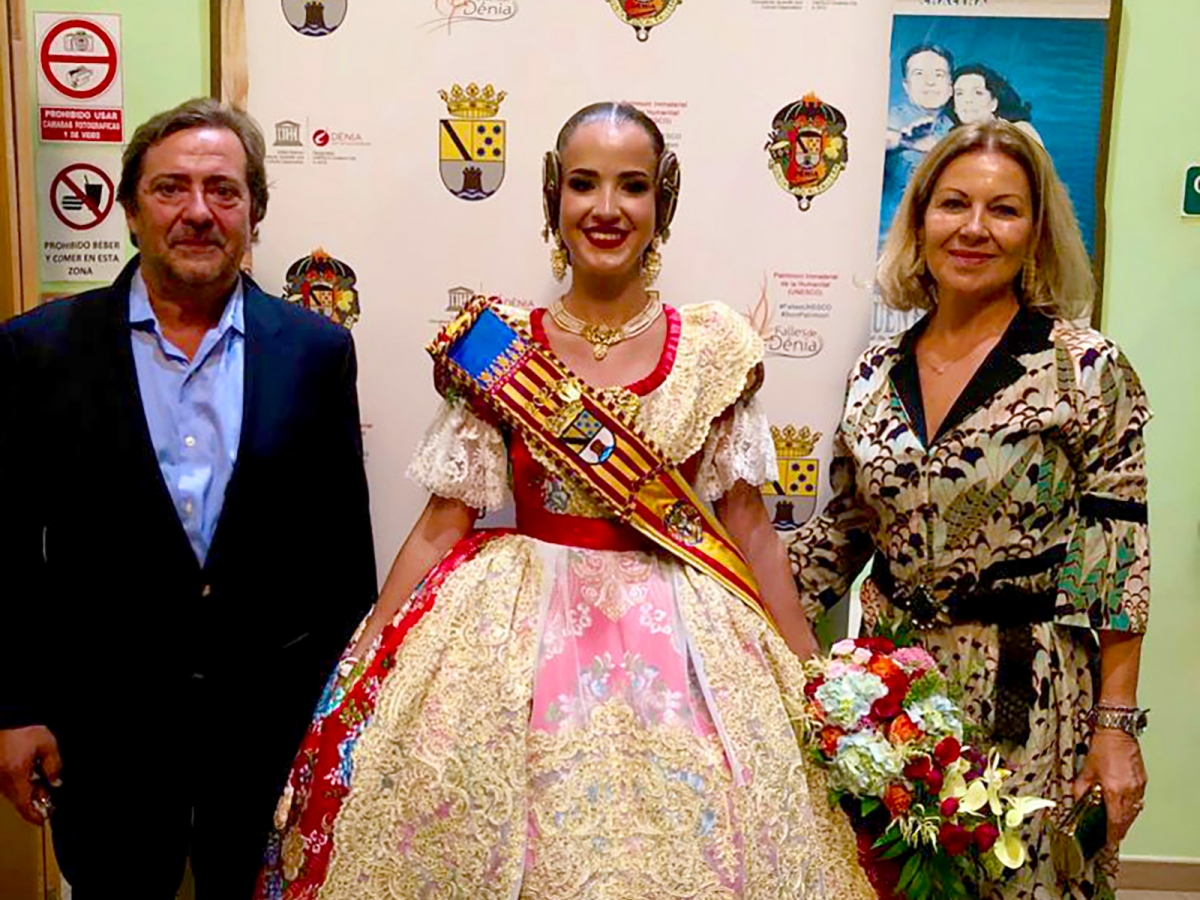 Aida Gavilà Gómez elige un rojo &quot;Geranio&quot; para su presentación